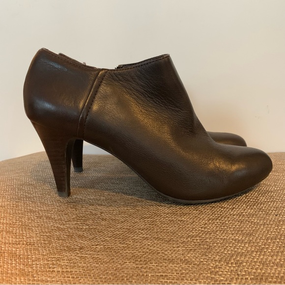 Antonio Melani Brown Heeled Shooties - Picture 9 of 16